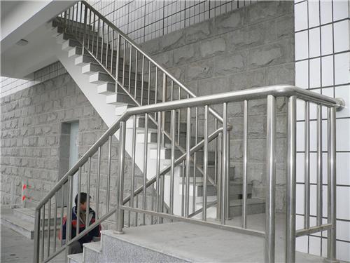 别墅复式楼梯jy官网入口栏杆扶手管